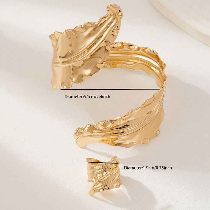 B987 - Retro Golden Leaf Bracelet