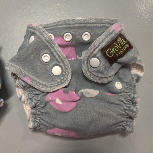 GENTLY USED GroVia KiwiPie Fitted - Elephants