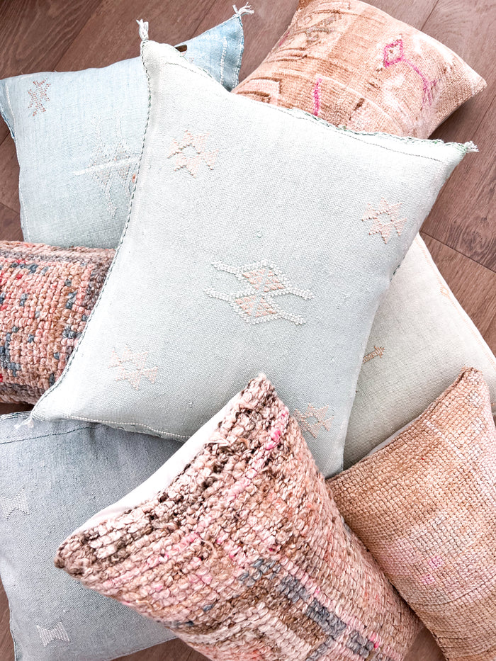Handmade traditional Turkish oushak pillow cover made with vintage rugs 12x24 pastel